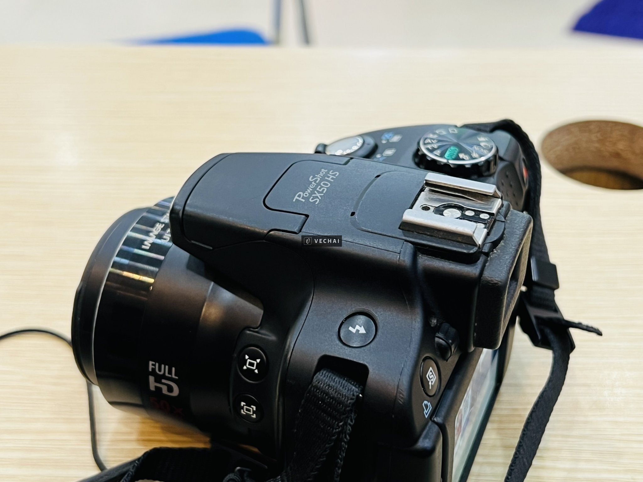 Thanh lý máy ảnh Canon PowerShot SX50 HS Tình trạng: còn hoạt động tốt, màn hình hiển thị rõ, nút