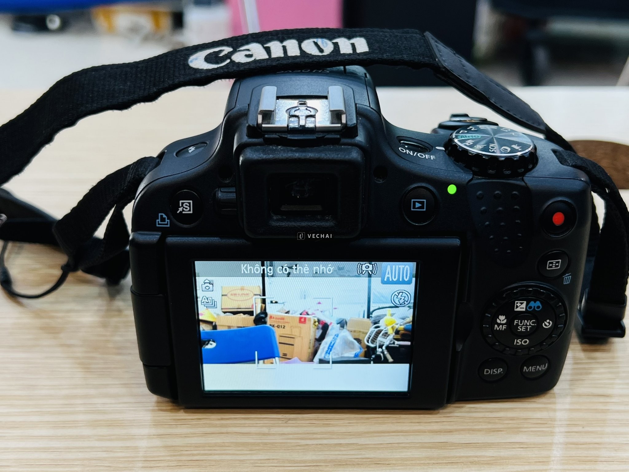 Thanh lý máy ảnh Canon PowerShot SX50 HS Tình trạng: còn hoạt động tốt, màn hình hiển thị rõ, nút