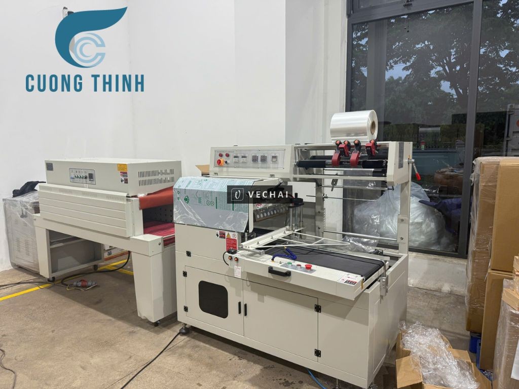 Máy bọc màng co tự động