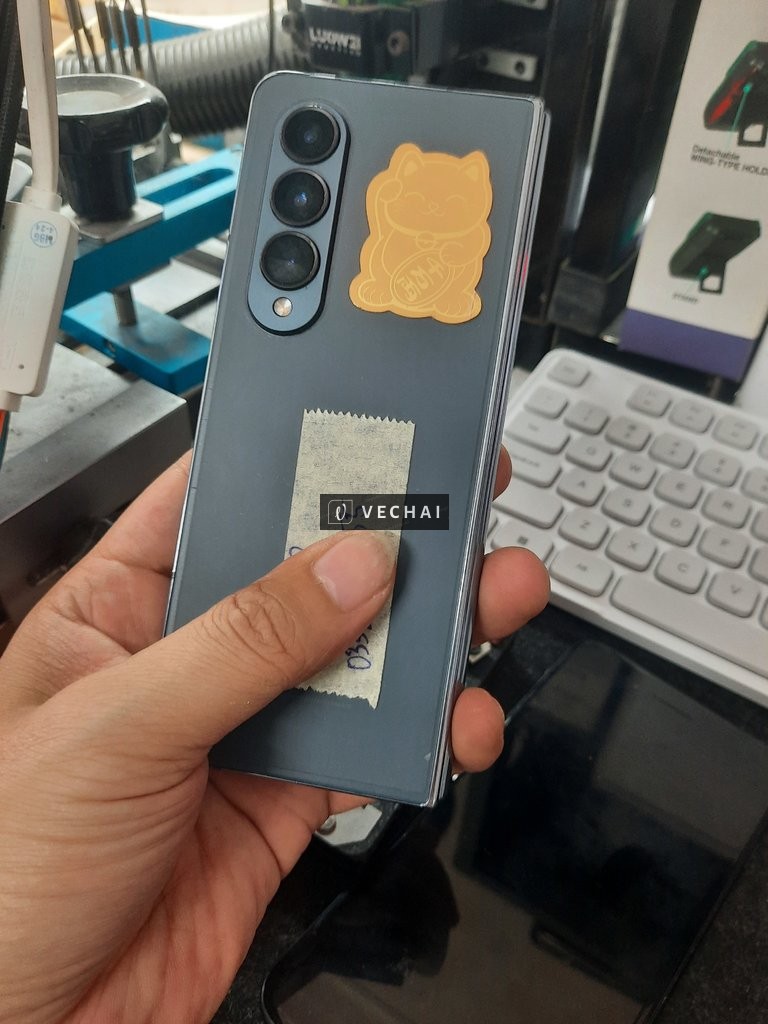 Bán Z Fold4 rách màn chính !