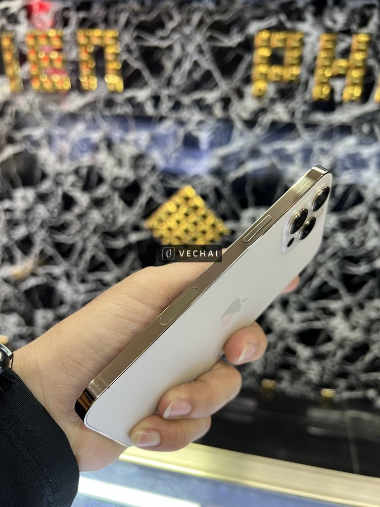 Bán bán cay 12promax  zin ( icloud vay ) vỏ zin đẹp , màn zin ép kính đẹp có chấm tí phim đầu kim như hì