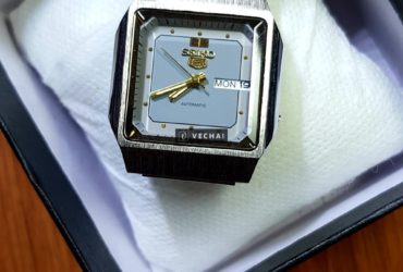 Đồng hồ nữ Seiko mặt vuông