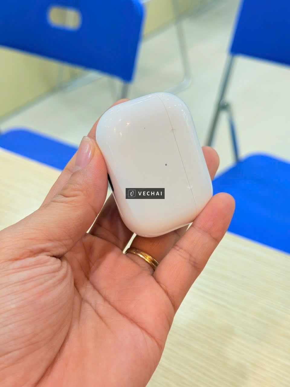 AIRPODS PRO  CHÍNH HÃNG THANH LÝ GIÁ HỢP LÝ CHO ANH EM SỬ DỤNG – Gía em để lại chỉ có 1.950.000 – Ba