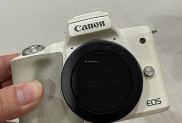 CANON EOS M50 – TRẮNG TINH KHÔI, NHƯ MỚI!