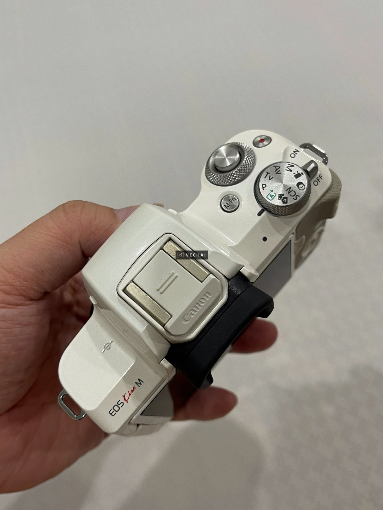 CANON EOS M50 – TRẮNG TINH KHÔI, NHƯ MỚI!