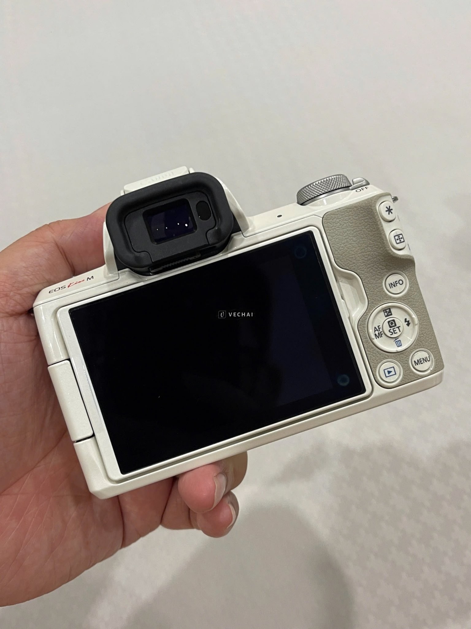 CANON EOS M50 – TRẮNG TINH KHÔI, NHƯ MỚI!