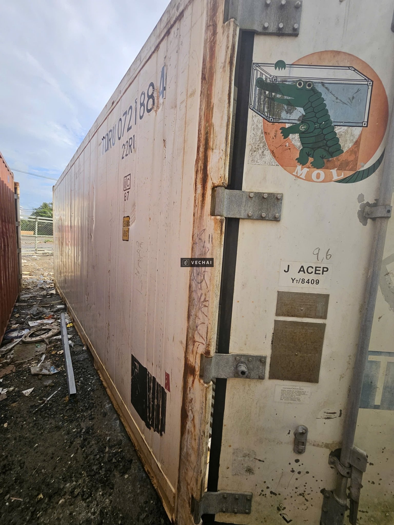 THANH LÝ CONTAINER LẠNH 20FT – MÁY DAIKIN 2008