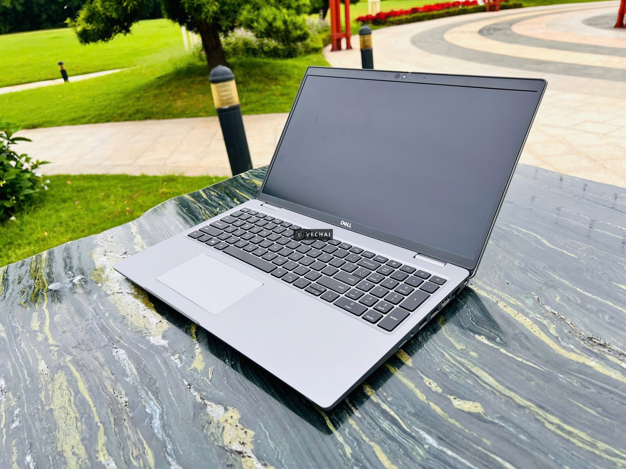 Dell Latitude 5520 Core i5-1145G7 16GB SSD 256GB 15.6 FHD Window 11pro