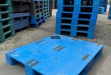 Thanh Lý Lô Pallet Nhựa 1200x1000x150mm Màu Xanh – Giá Cực Rẻ!
