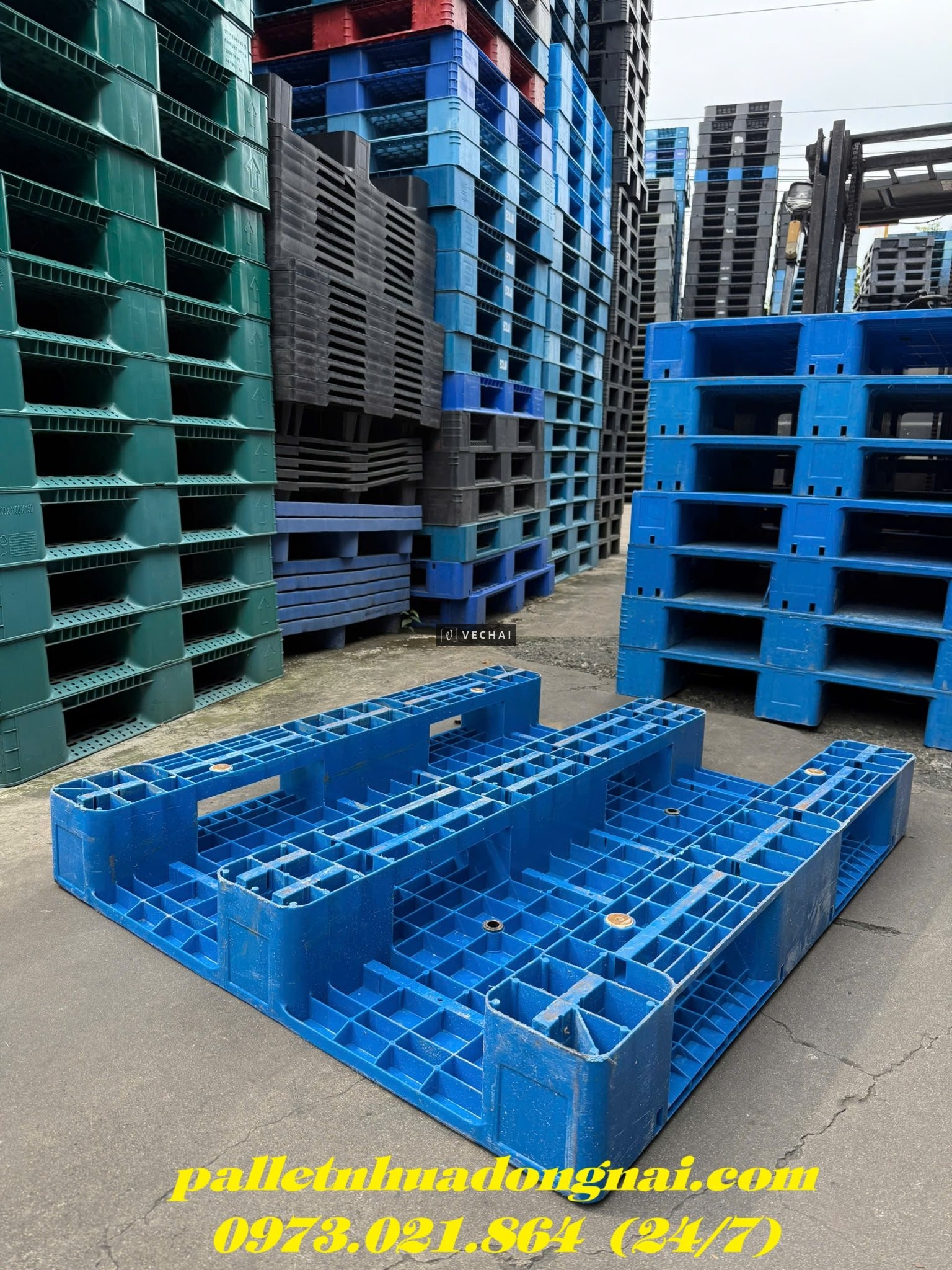 Thanh Lý Lô Pallet Nhựa 1200x1000x150mm Màu Xanh – Giá Cực Rẻ!