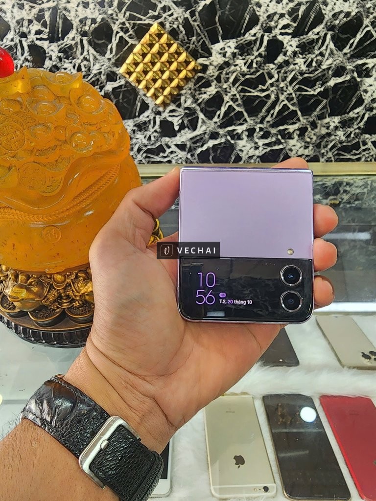 Bán bán cây zflip 4  zin full màn mực như hình xài ok giá