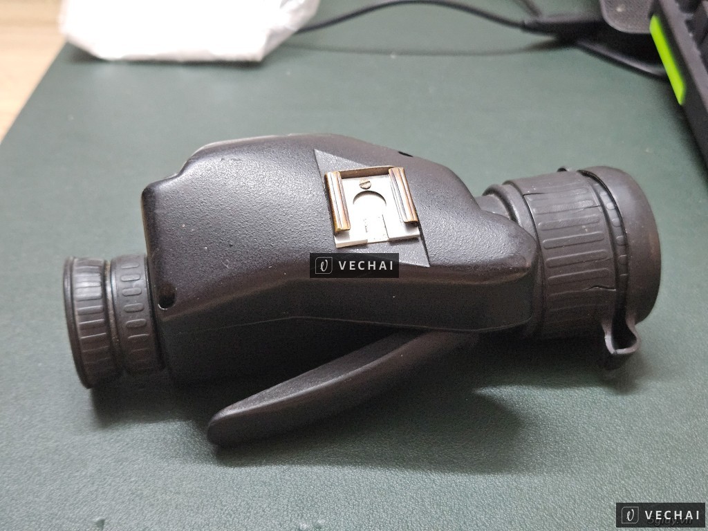 Ống nhòm nhìn đêm quân đội