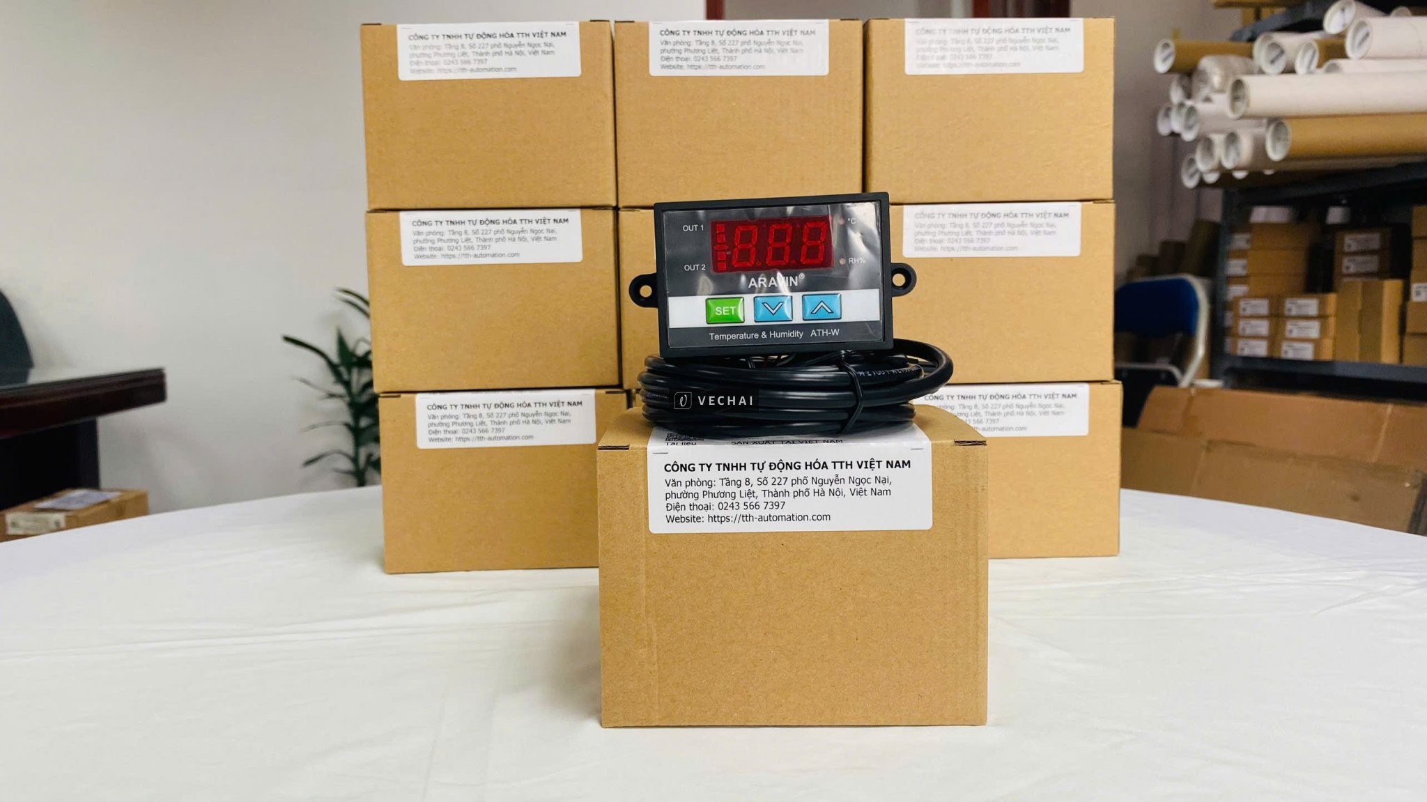 Bộ điều khiển nhiệt độ và độ ẩm ATH-W2002C