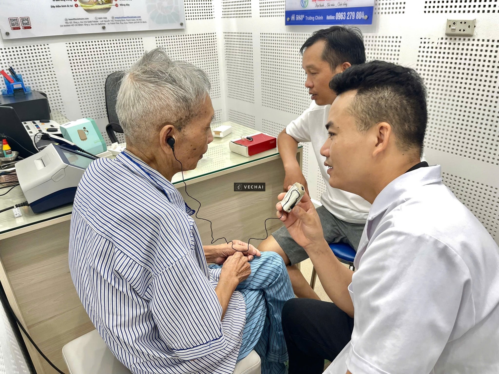 Unisound – Máy trợ thính có dây dễ dùng, âm thanh rõ ràng, giá hợp lý