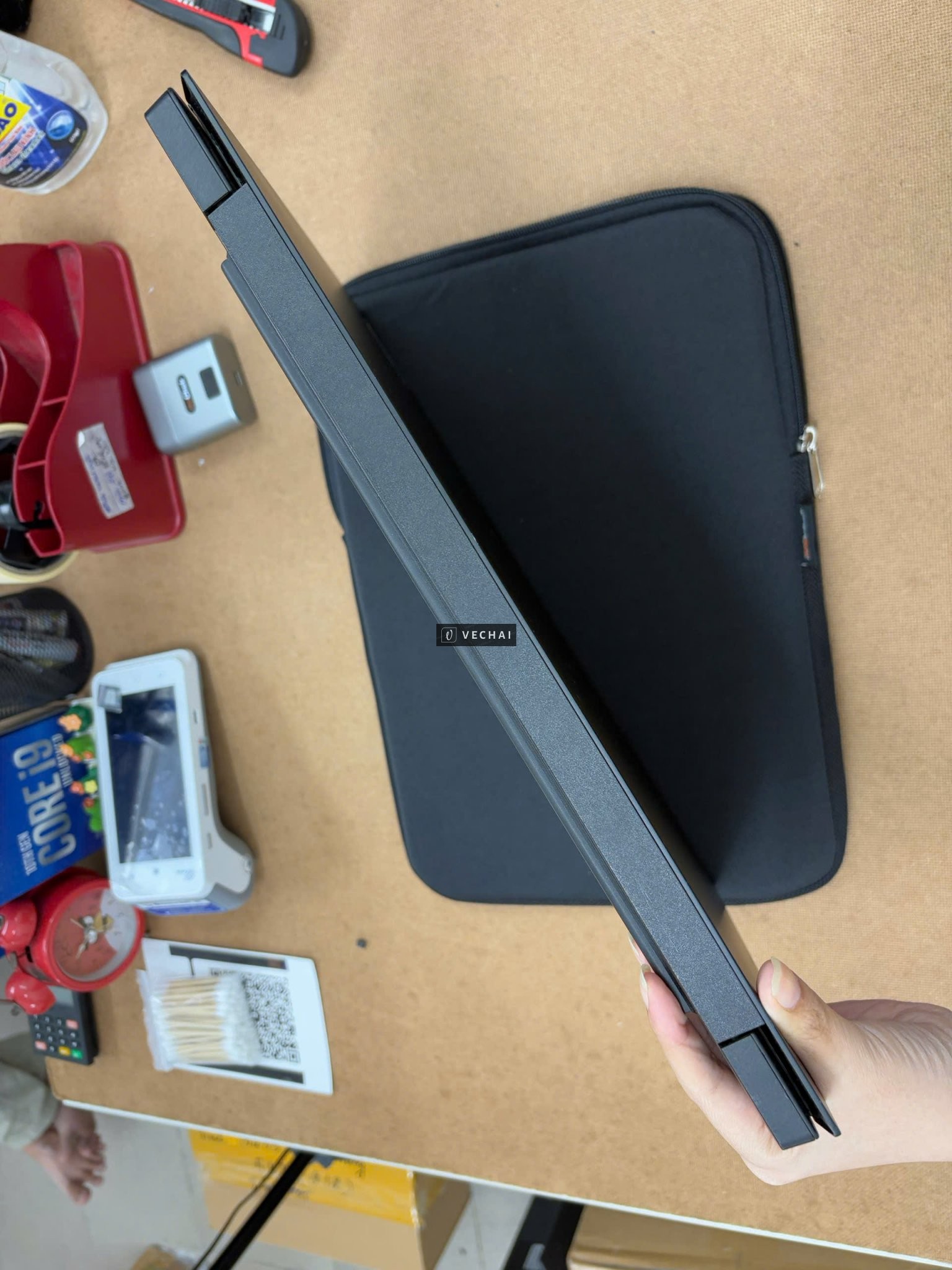 – Thinkpad E595   – Ryzen 7 3700U 8GB 256GB Nvme / FHD đốm nhỏ sát góc/ cam mic/ pin excellent 42k