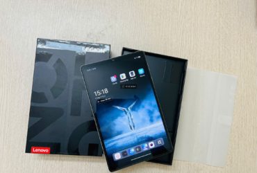 Máy tính bảng chơi game Lenovo Y700 thế hệ thứ 3 Legion Snapdragon8 Gen3 Android 8,8 inch 2560 * 160