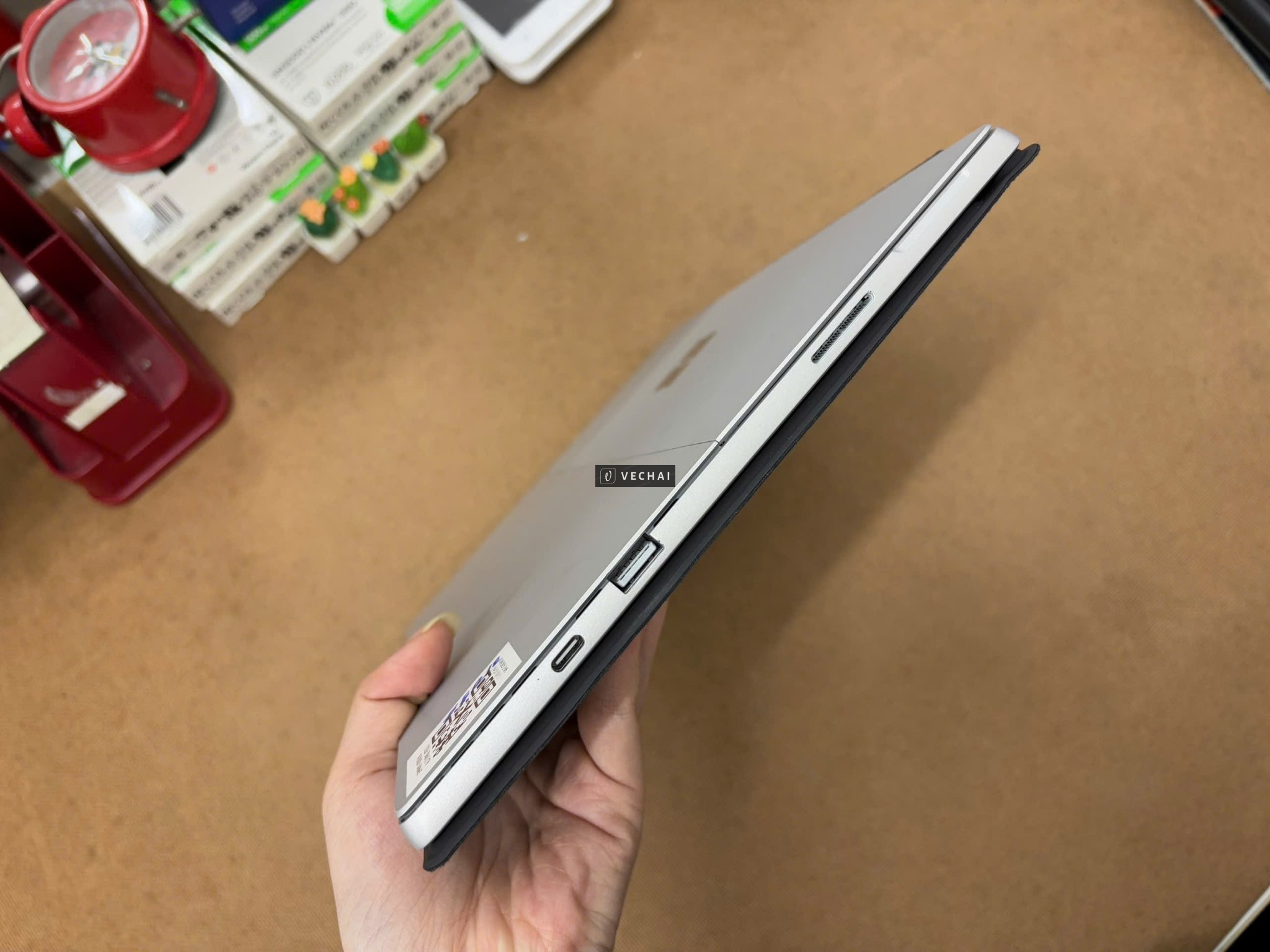 Surface Pro 7 Platinum   – i5 1035G4 8GB 256GB Nvme/ 2.7K touch, xước nhẹ/ cam led/ pin excellent