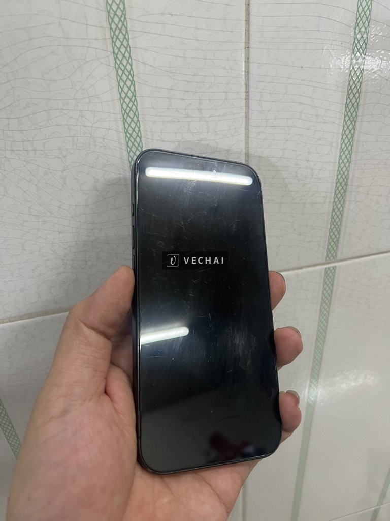 Bán màn 15 pro kính trầy