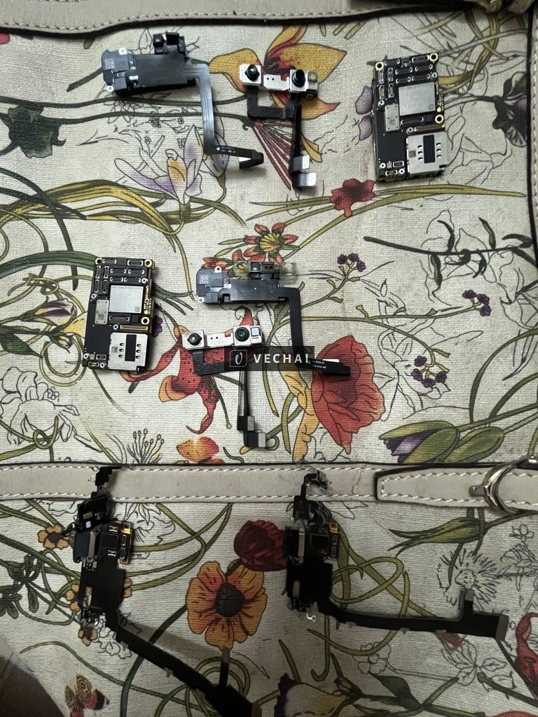 Bán 2 bộ main full face 11 promax 64g kèm 2 chân sạc (1 cái bị mic 1 cái sạc ko vô)