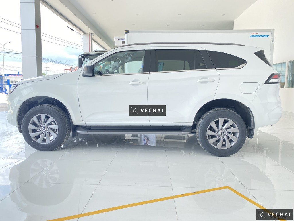 Bán THANH LÝ ISUZU MUX PREMIUM 2023 ( 4X4AT)