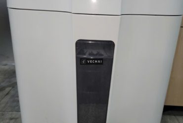 Máy hủy tài liệu Magitech DM-120M màu trắng đang sử dụng tốt.