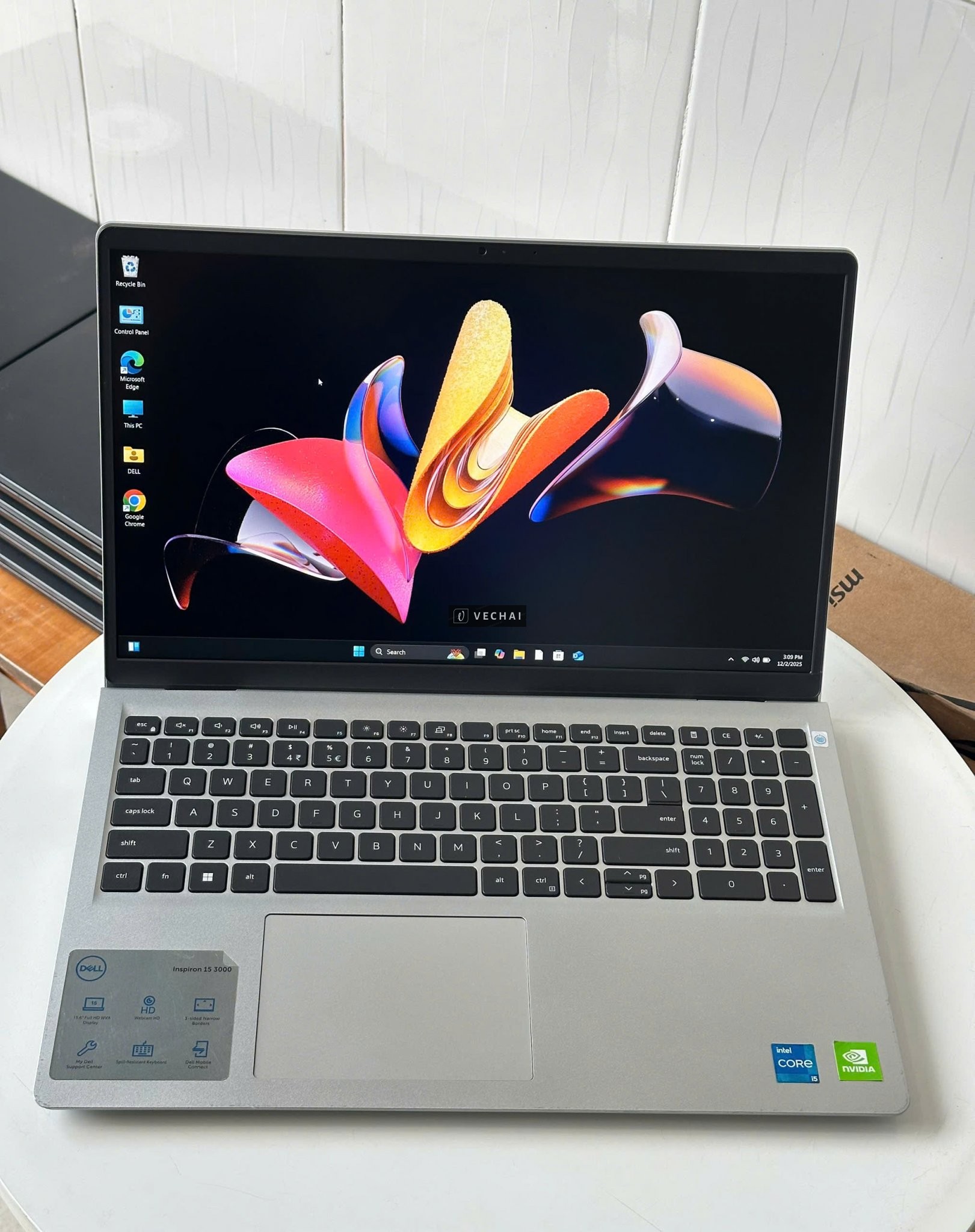 Dell Inspiron 15 3511 Core i5-1135G7, RAM 8GB, SSD 512GB, VGA NVIDIA GeForce MX350 2GB, 15.6" FHD