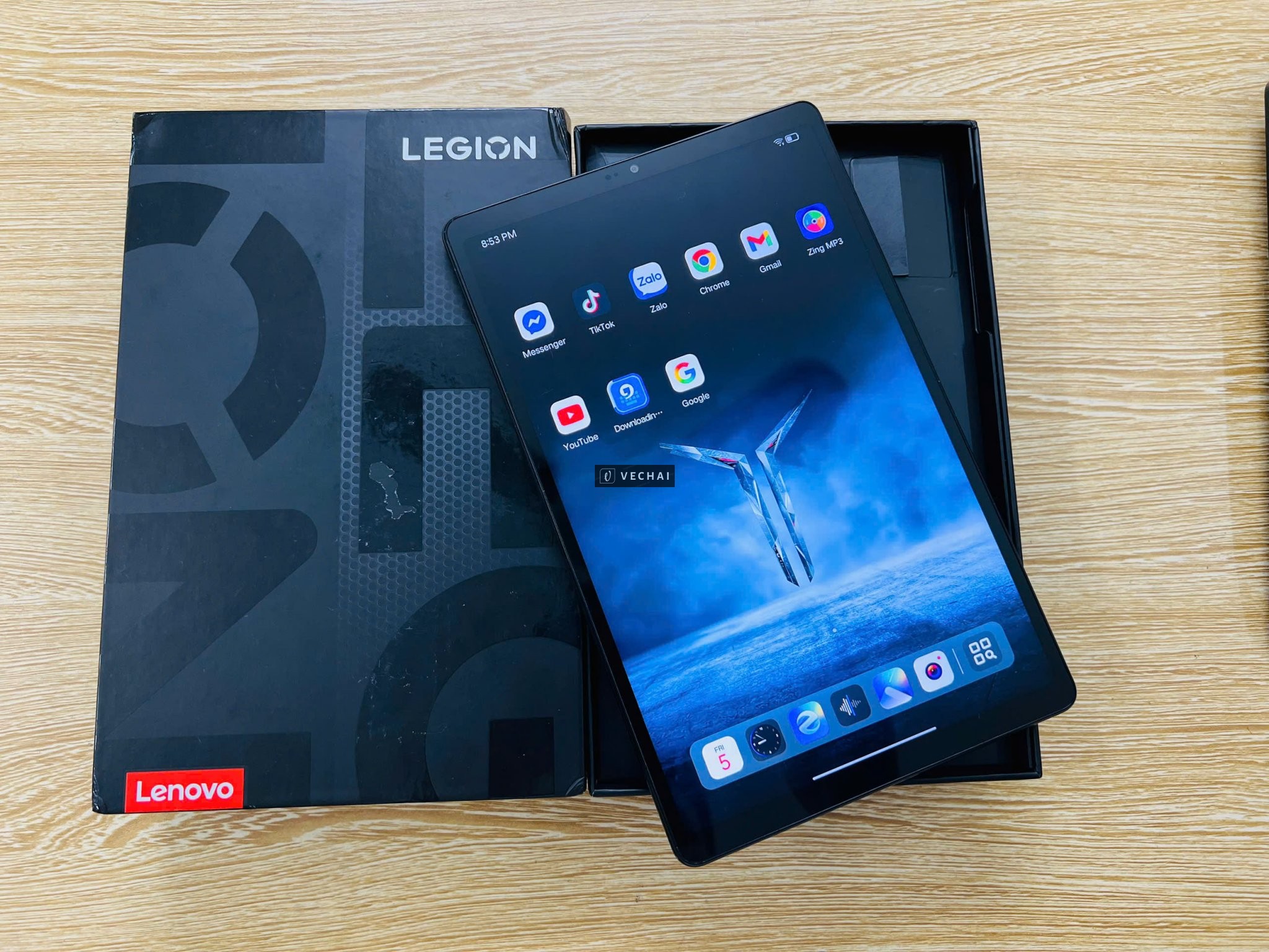 Máy tính bảng chơi game Lenovo Y700 thế hệ thứ 3 Legion Snapdragon8 Gen3 Android 8,8 inch 2560  1600