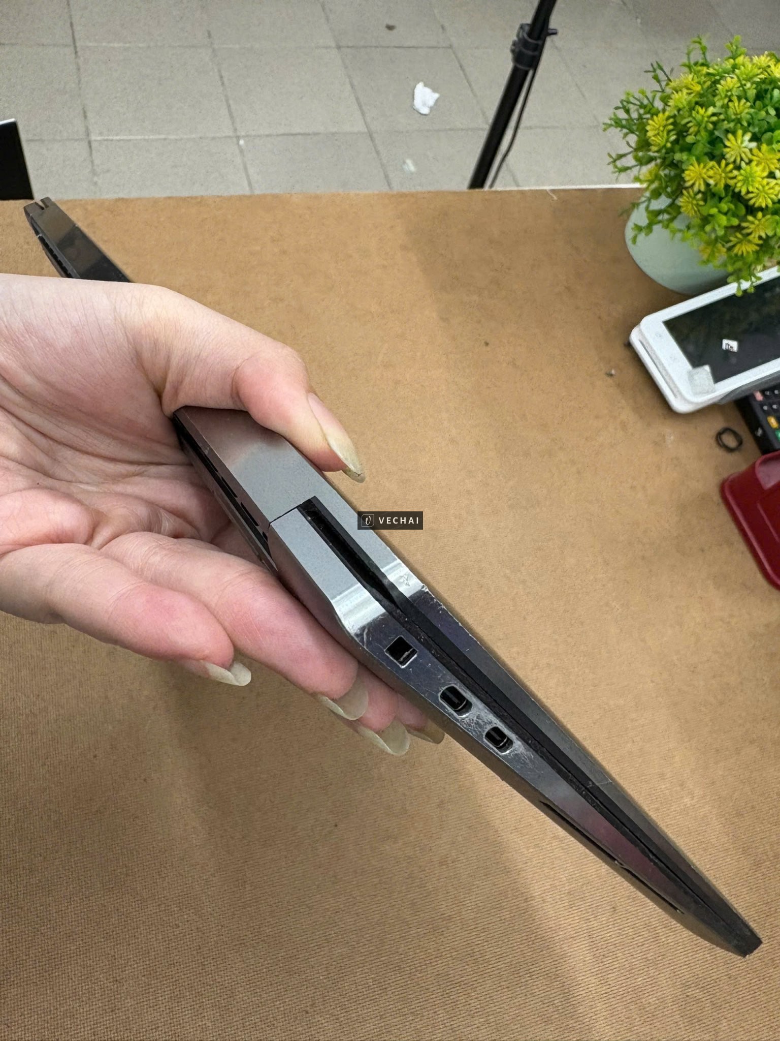 Dell Precision 5550   – i9 10855H 16GB 256Nvme/ FHD đốm trầy/ cam led vân/ pin excellent 69k