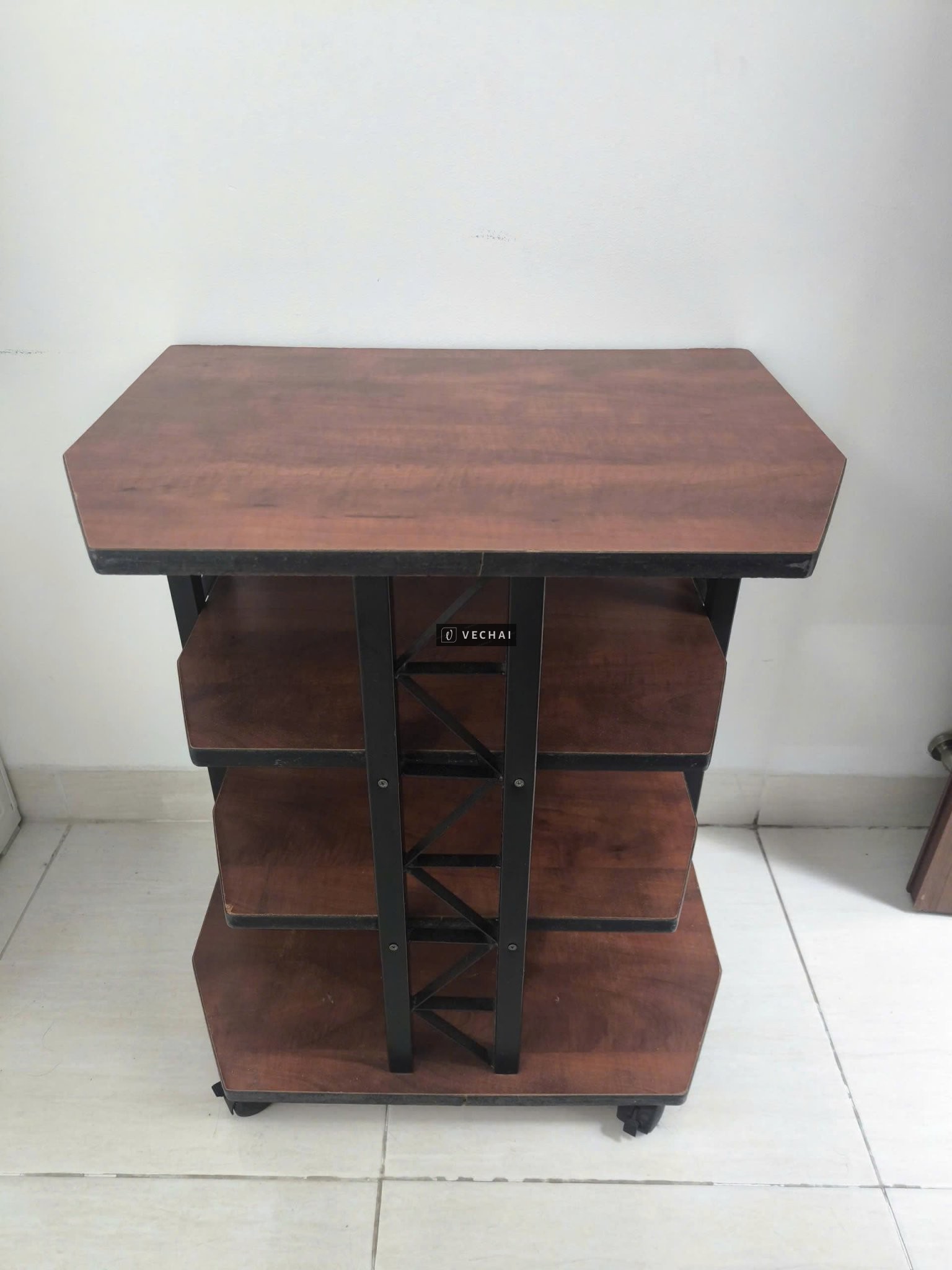 Thanh lý Kệ Khung Sắt 4 Tầng Ván MDF Tại Tân Bình