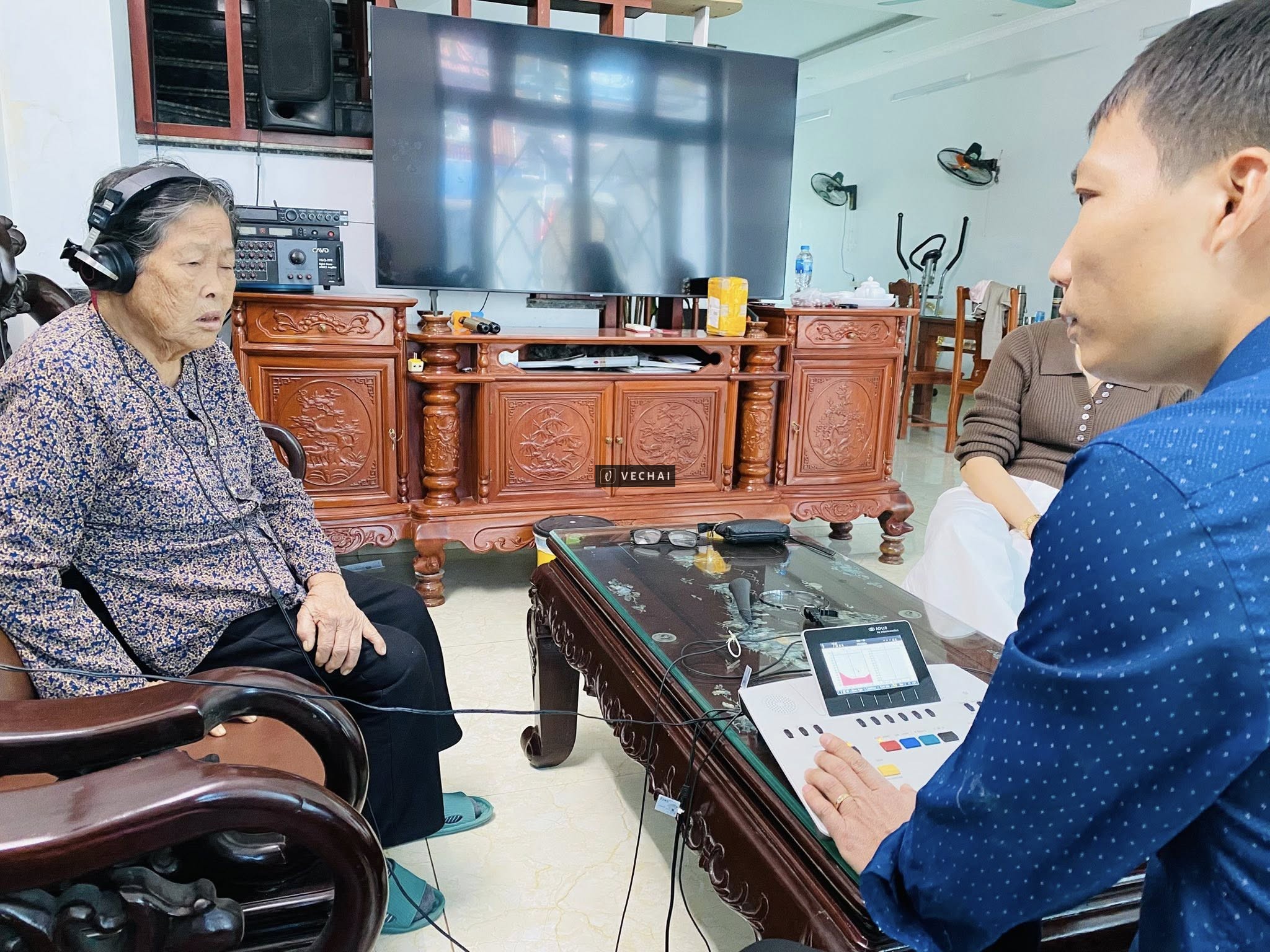 Chăm sóc đôi tai nghe kém ngay tại nhà