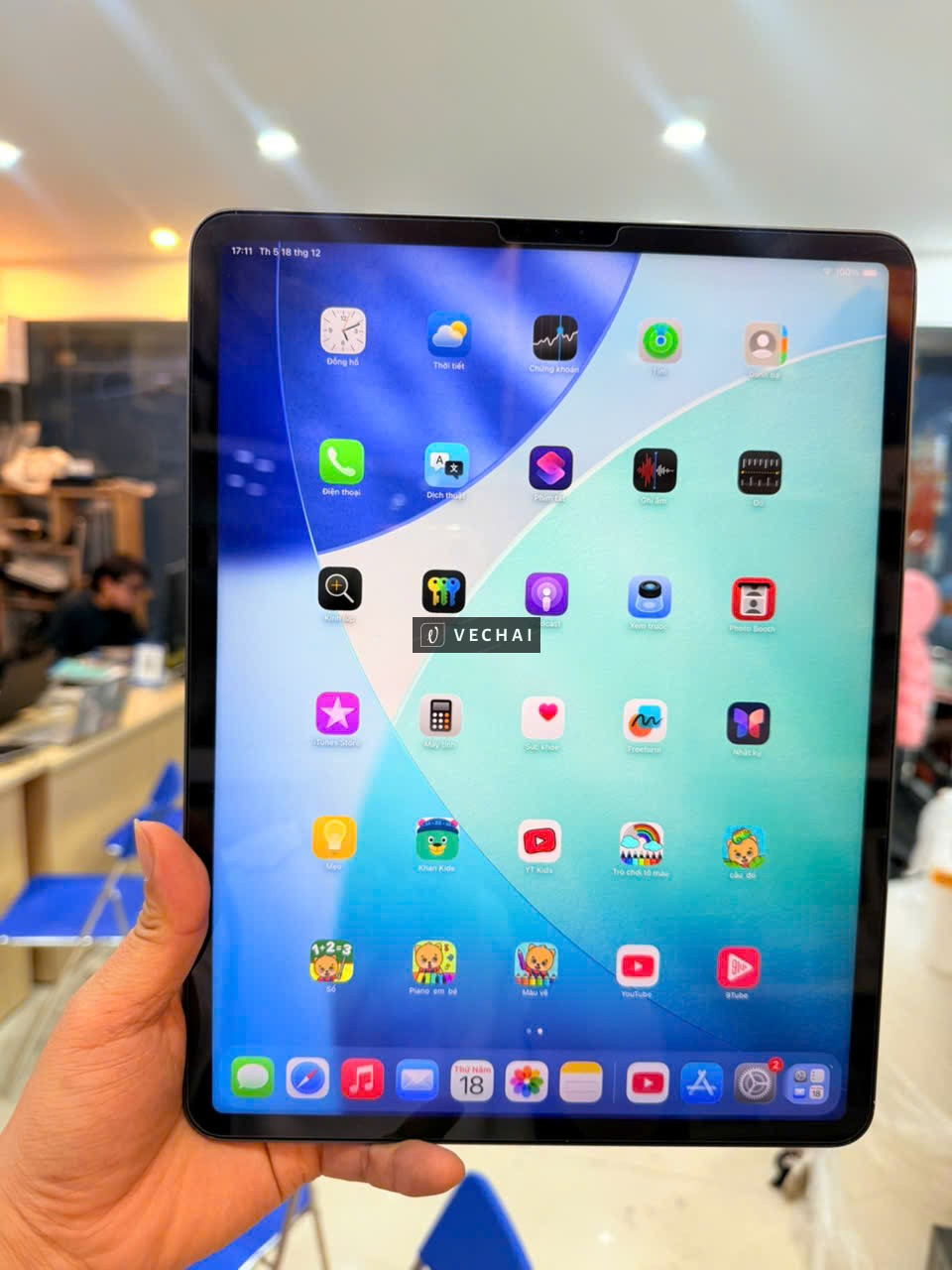 IPAD PRO 12.9 M1 128GB WIFI CHÍNH HÃNG SIÊU TIỆN LỢI. MÀN HÌNH MINI LED SIÊU SÁNG – Hiển thị rực rỡ,