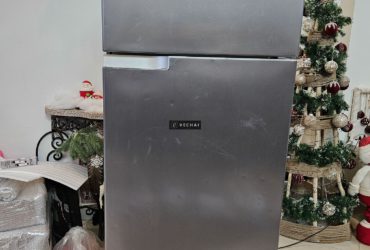 Thanh lý tủ lạnh Toshiba GR-T46VUBZ Inverter màu bạc