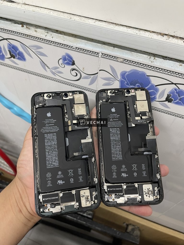 Bán Hai bộ áo iphone 11 Pro