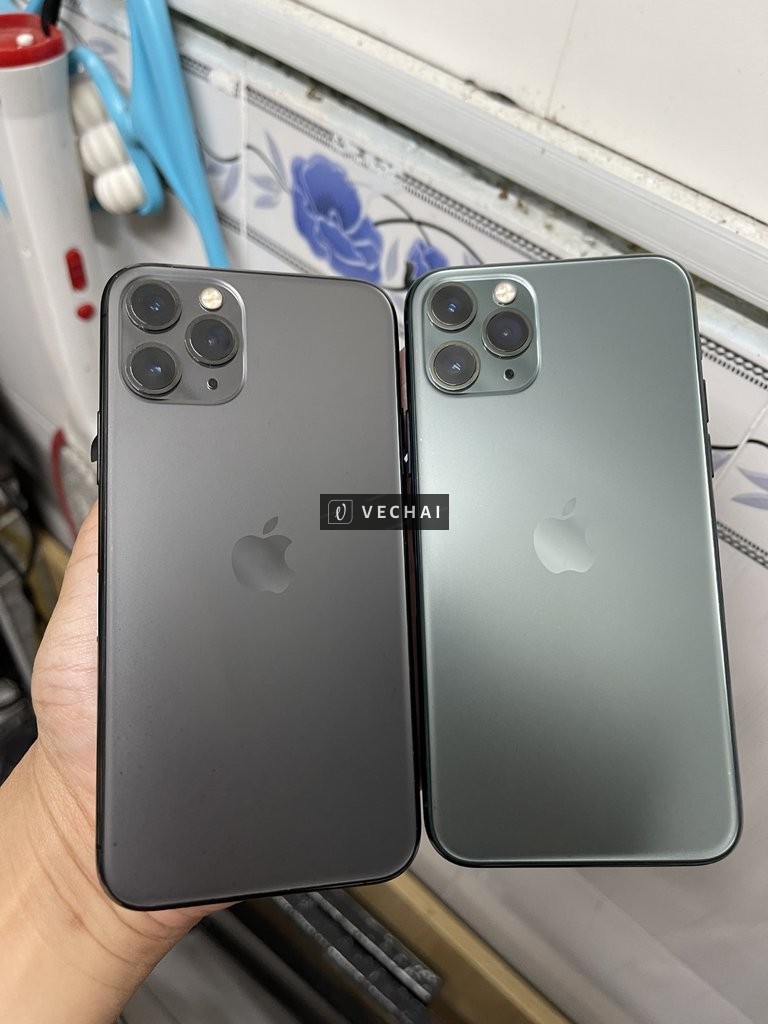 Bán Hai bộ áo iphone 11 Pro