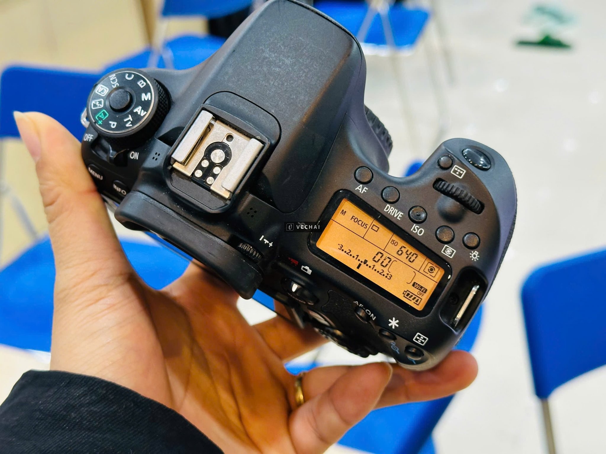 CANON 70D BÁO LỖI 70 CHÍNH HÃNG LÊ BẢO MINH NGUYÊN TEM  – Tình trạng máy báo lỗi erro 70  – a em về