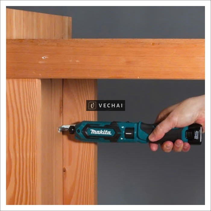 Máy bắt vít dùng pin Makita TD022DSE