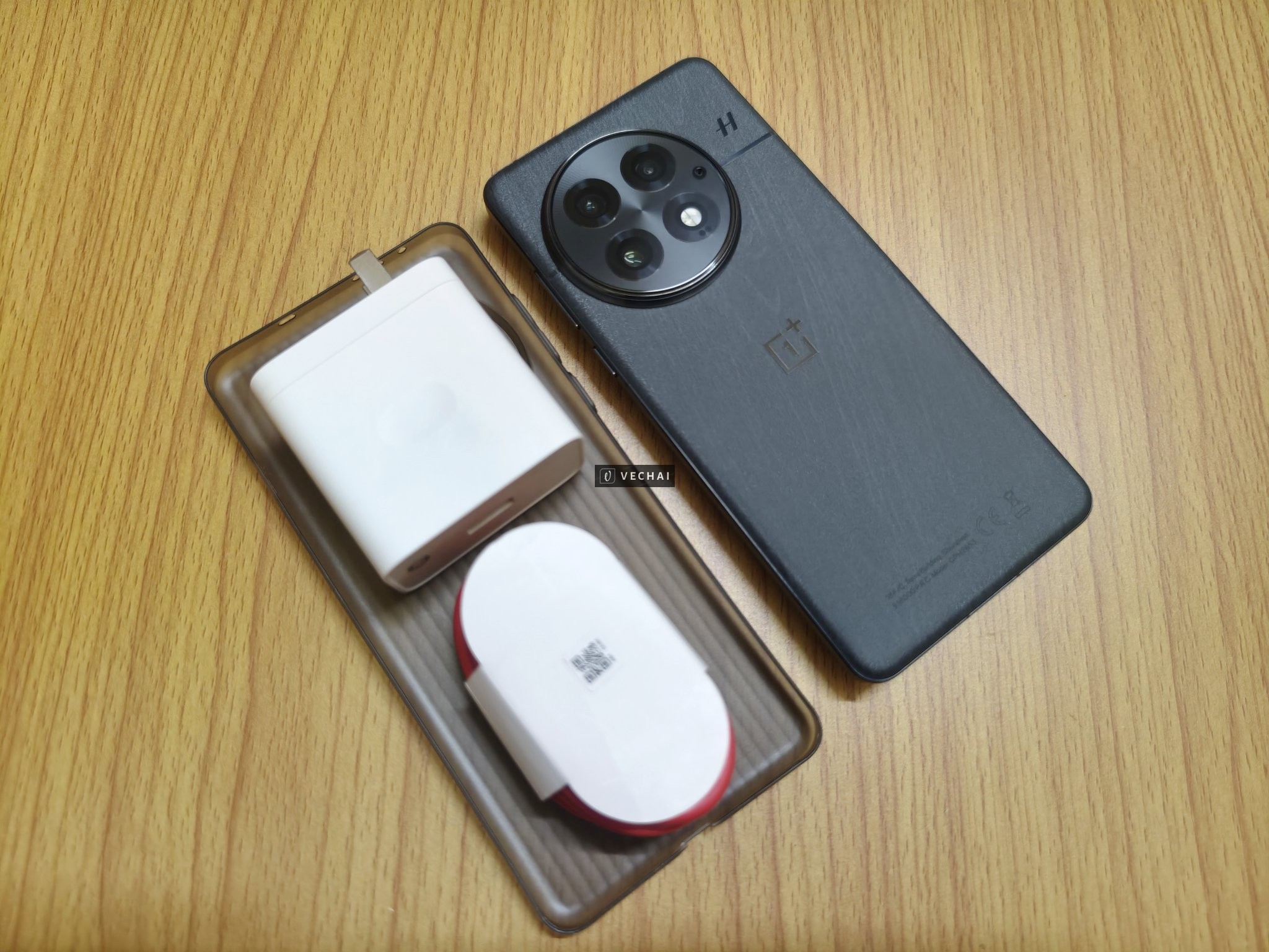 Oneplus 13 16/512Gb SnapDragon 8 Elite bản Quốc tế gốc kèm Sạc cáp ốp kích hoạt tháng 09/2025