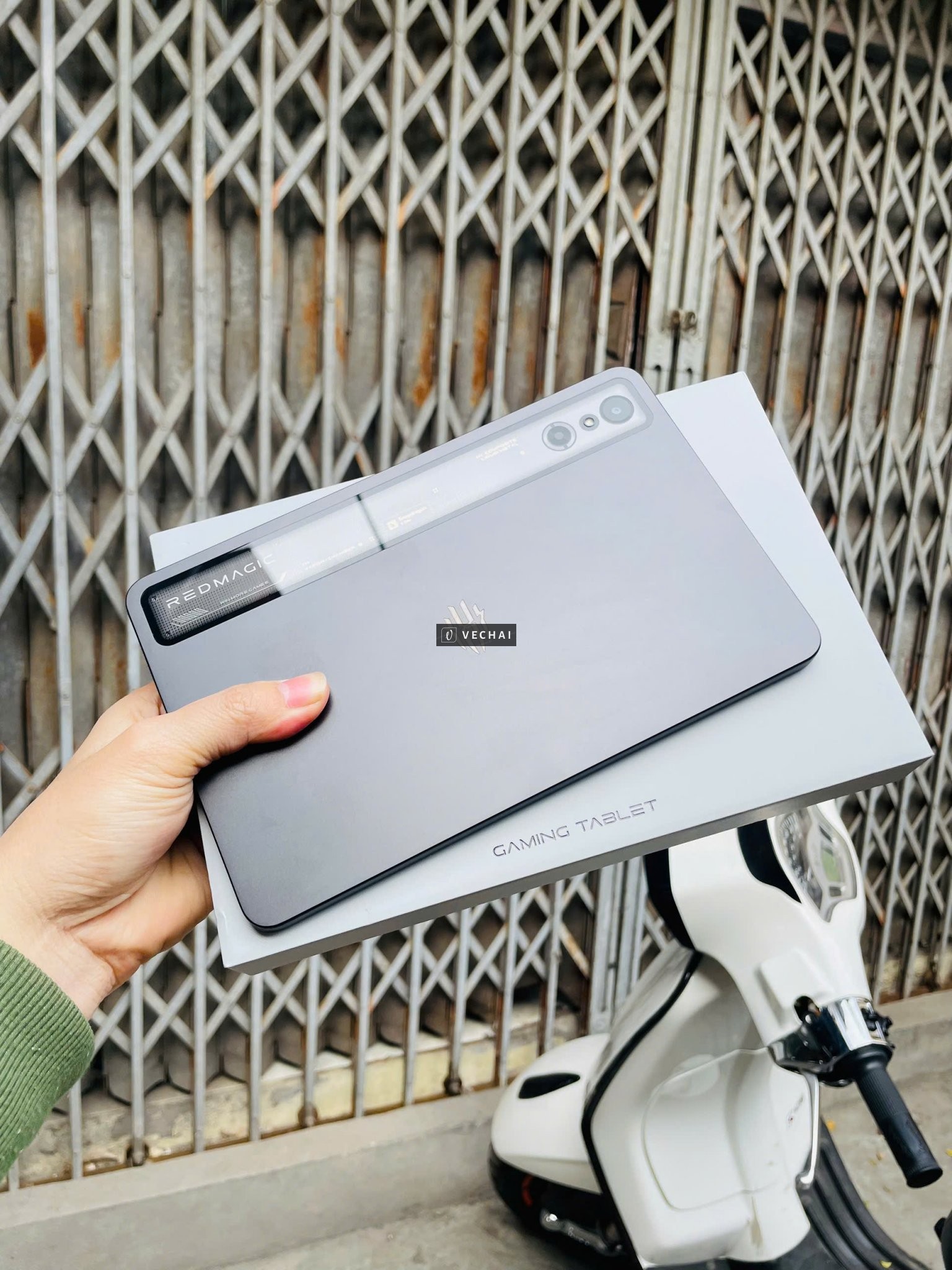 Máy tính bảng RedMagic Astra Gaming WiFi 12GB 256GB Xám Chính Hãng FPTShop  + Hàng chính hãng còn bả