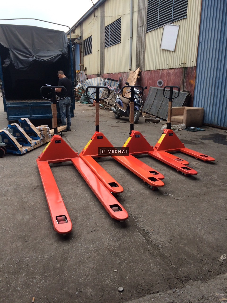 Báo giá xe nâng tay tại Hà Nội mới nhất 2026