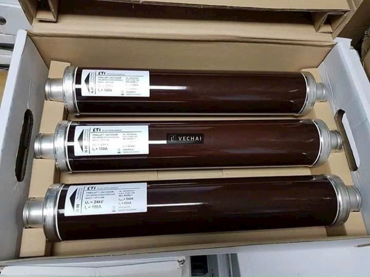 Cung cấp   cầu chì trung thế  6,6KV, 7.2KV, 11KV, 12KV, 24KV