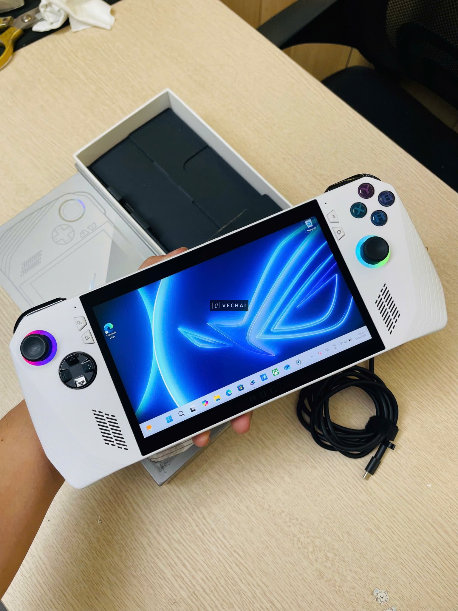 Máy chơi game ASUS ROG Ally Z1 Extreme chính hãng mới hết bh tháng 7 vừa rồi  – ROG Ally (Ryzen Z1 E