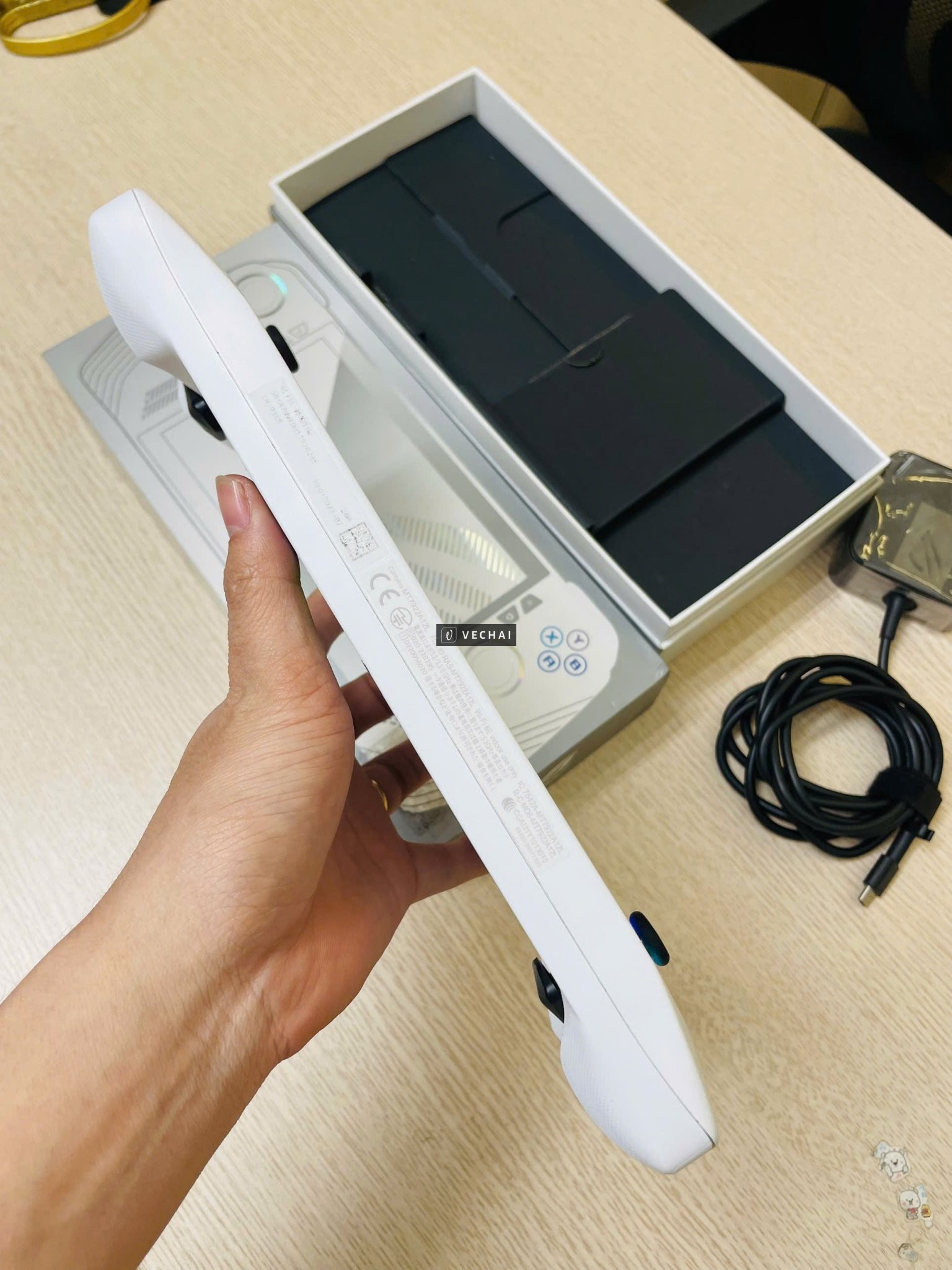 Máy chơi game ASUS ROG Ally Z1 Extreme chính hãng mới hết bh tháng 7 vừa rồi  – ROG Ally (Ryzen Z1 E