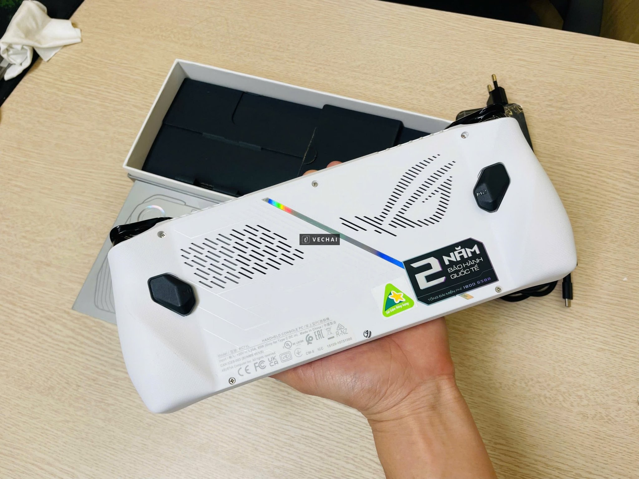 Máy chơi game ASUS ROG Ally Z1 Extreme chính hãng mới hết bh tháng 7 vừa rồi  – ROG Ally (Ryzen Z1 E