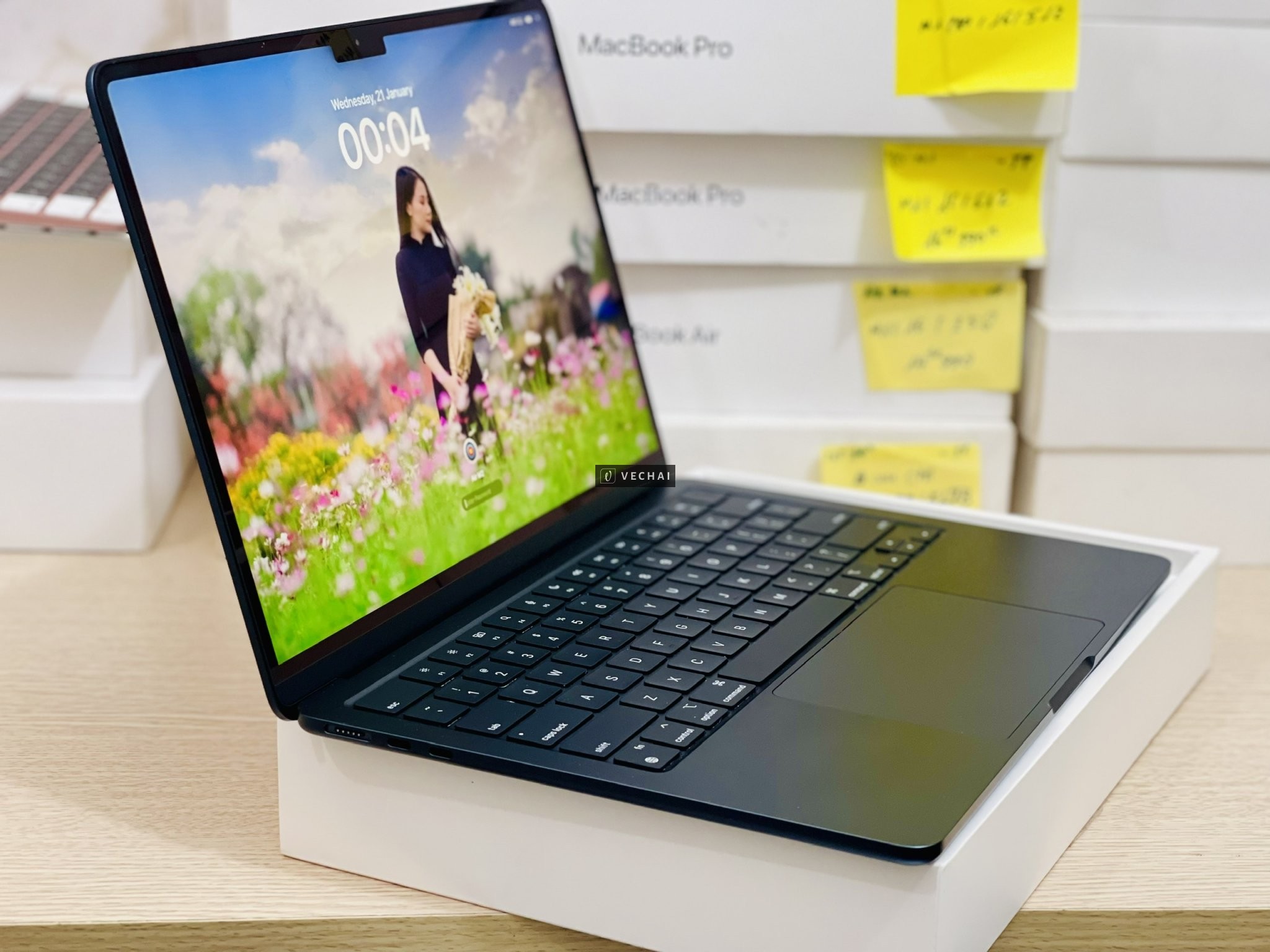 MacBook Air M2 | 16GB RAM | 256GB SSD | Giá: 16.688.000₫