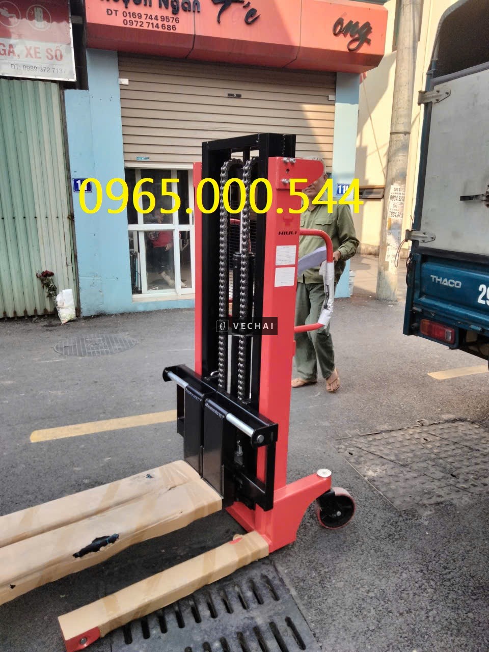 Báo giá xe nâng tay cao mới nhất tại Hà Nội