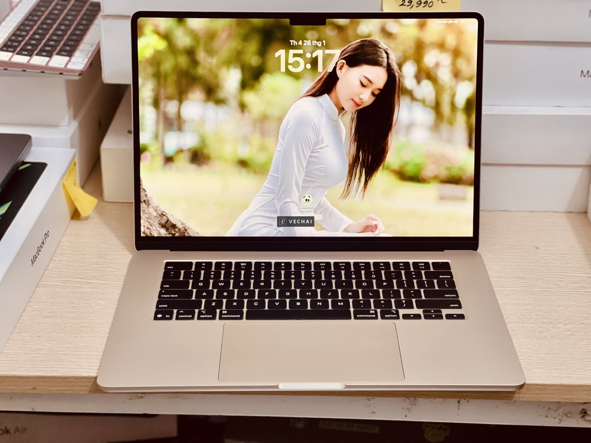 MacBook Air 15" – Màu Starlight – M4/16/256: Kết Nối Mọi Người!