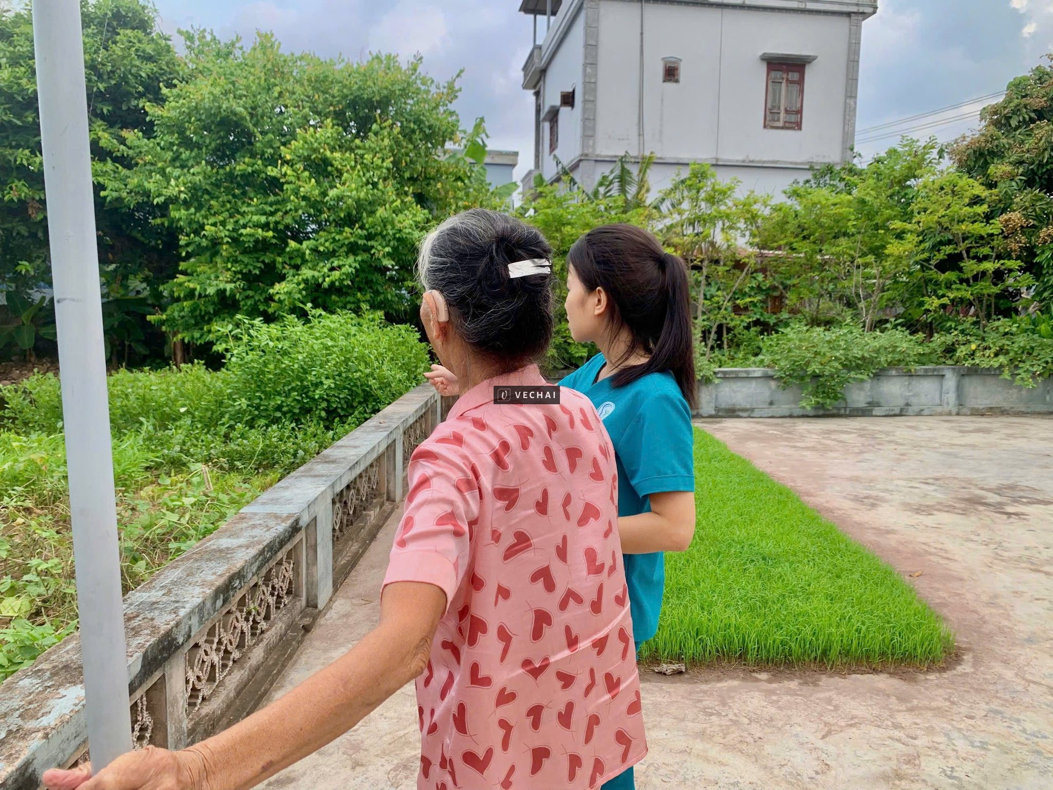 Lắp máy trợ thính chính hãng ngay tại nhà – Đủ tiện lợi, đủ an tâm