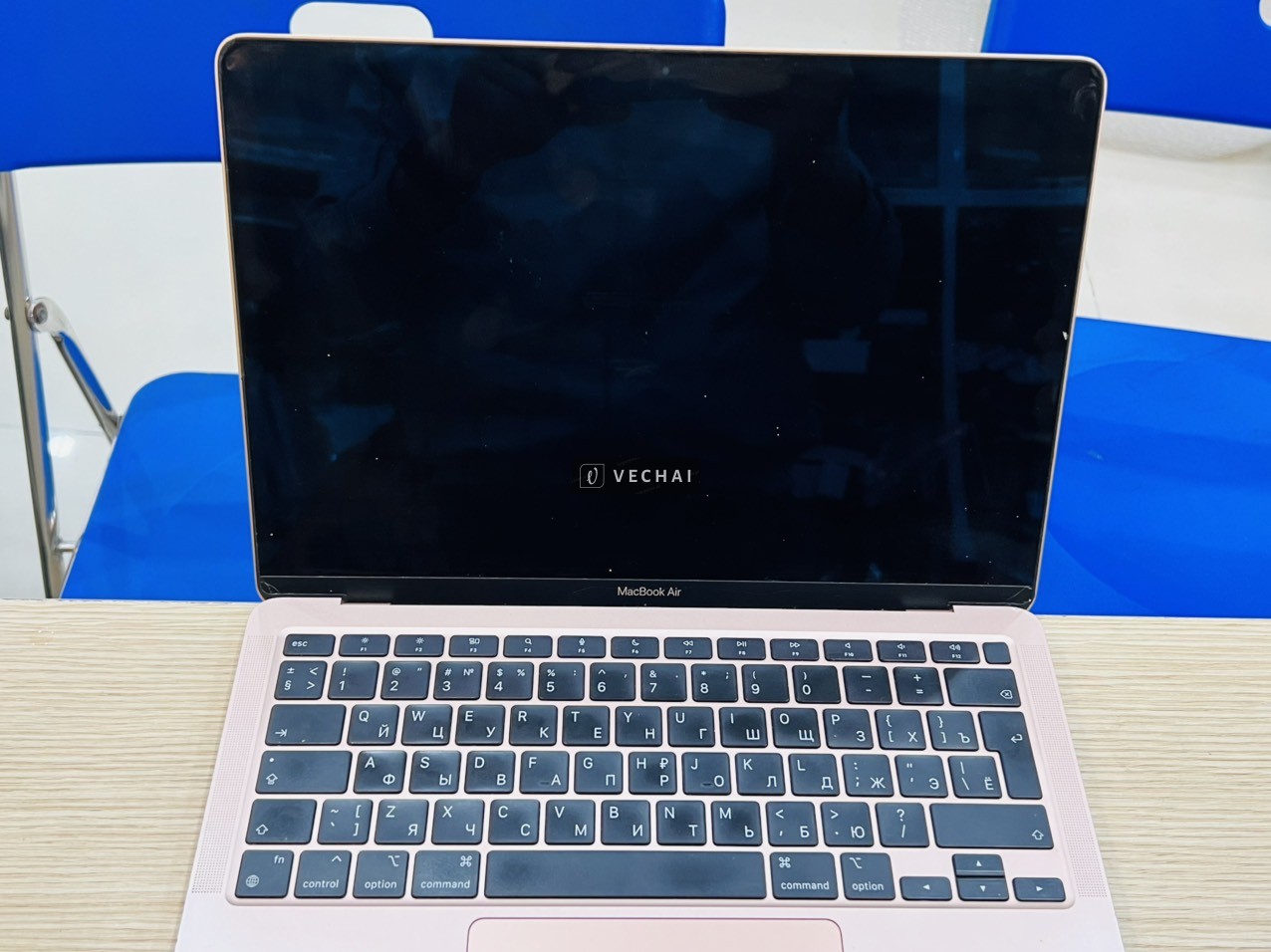 Macbook Air M1 Hồng chết main ( màn sống )  – máy chết main, màn vẫn sống bình thường – ae nào máy c