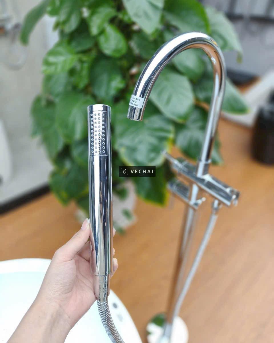 Vòi sen đặt sàn cho bồn tắm