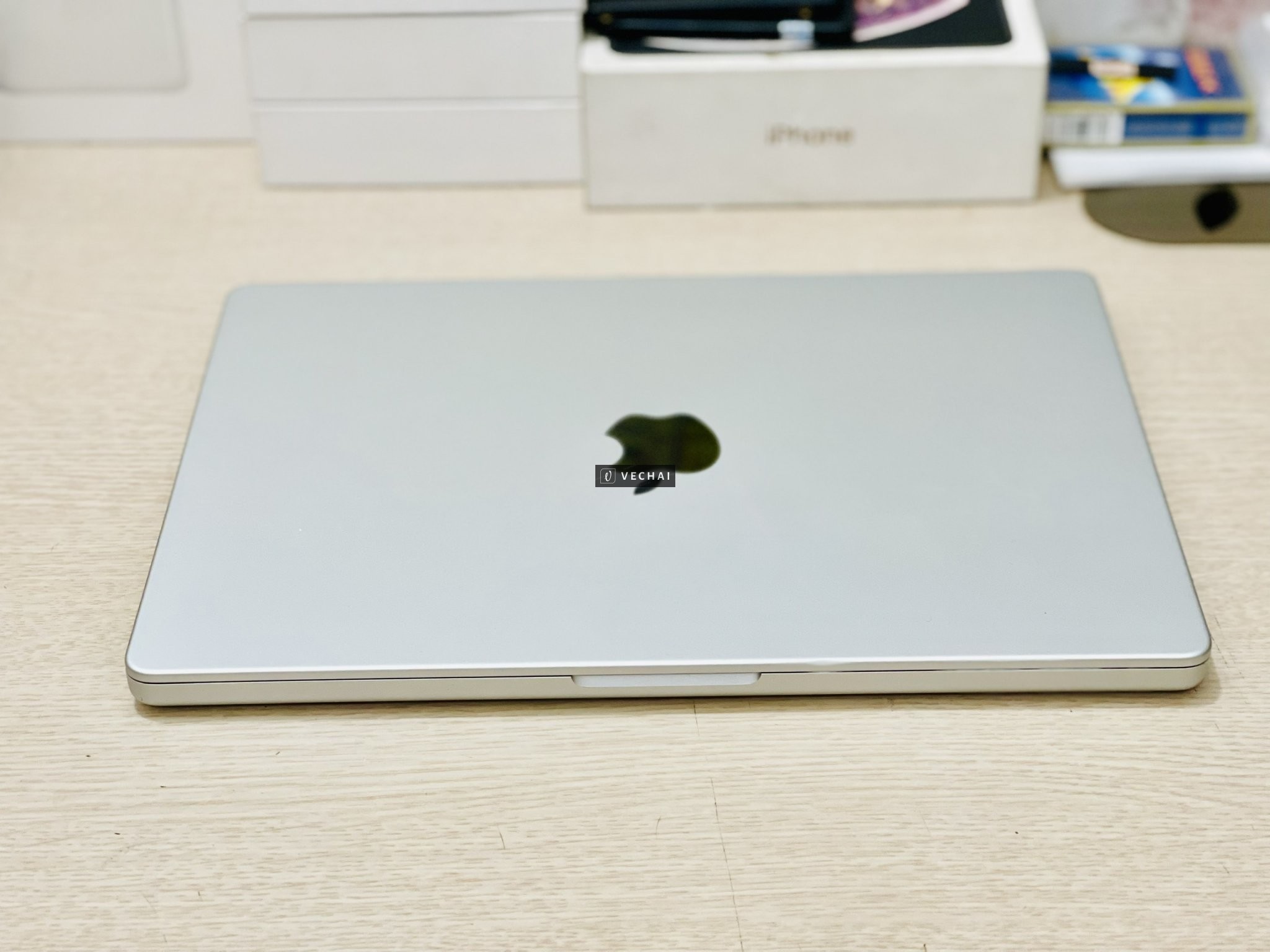 MacBook Pro 14" – M2 Pro/16GB/512GB Chỉ 26tr990k: Thể Hiện Cá Tính!